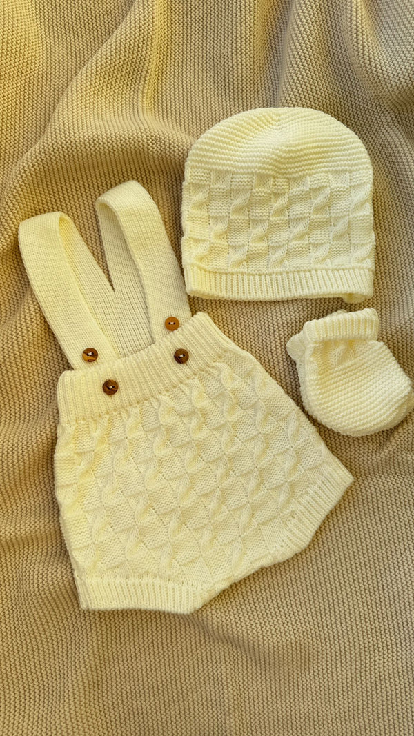 Fofo com gorro e carapins